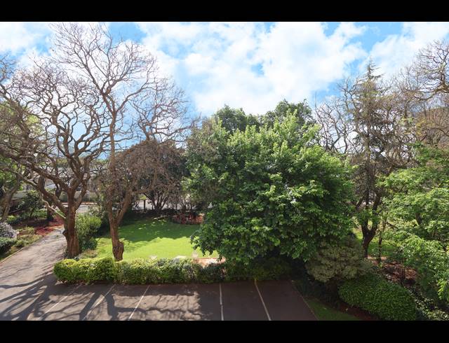 1 BEDROOM APARTMENT FOR SALE IN HOUGHTON ESTATE